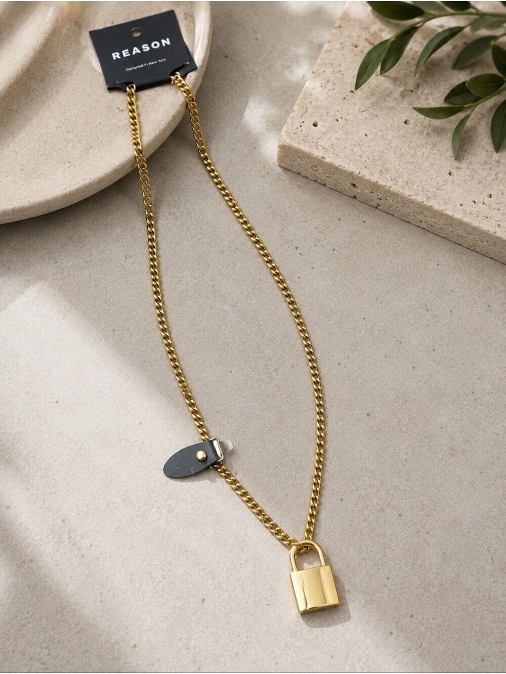 Alloy Gold Tone Padlock Pendant Necklace Curb Chain Snap Closure 18" Lightweight